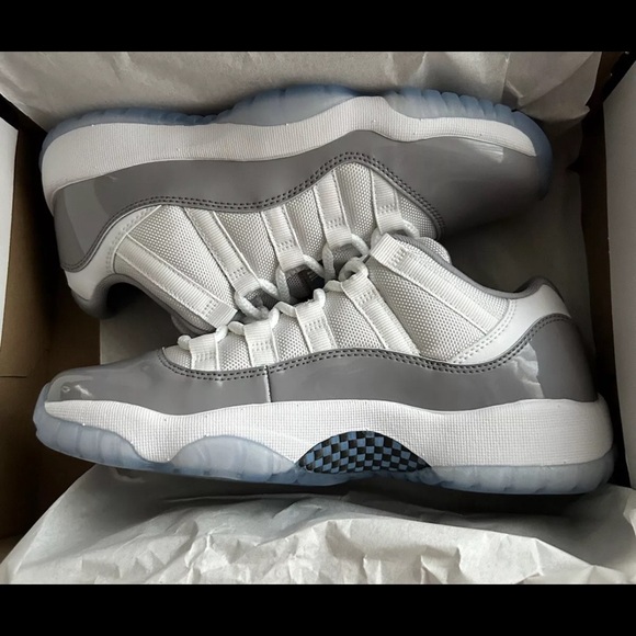 Jordan 11 retro low Size 6 New